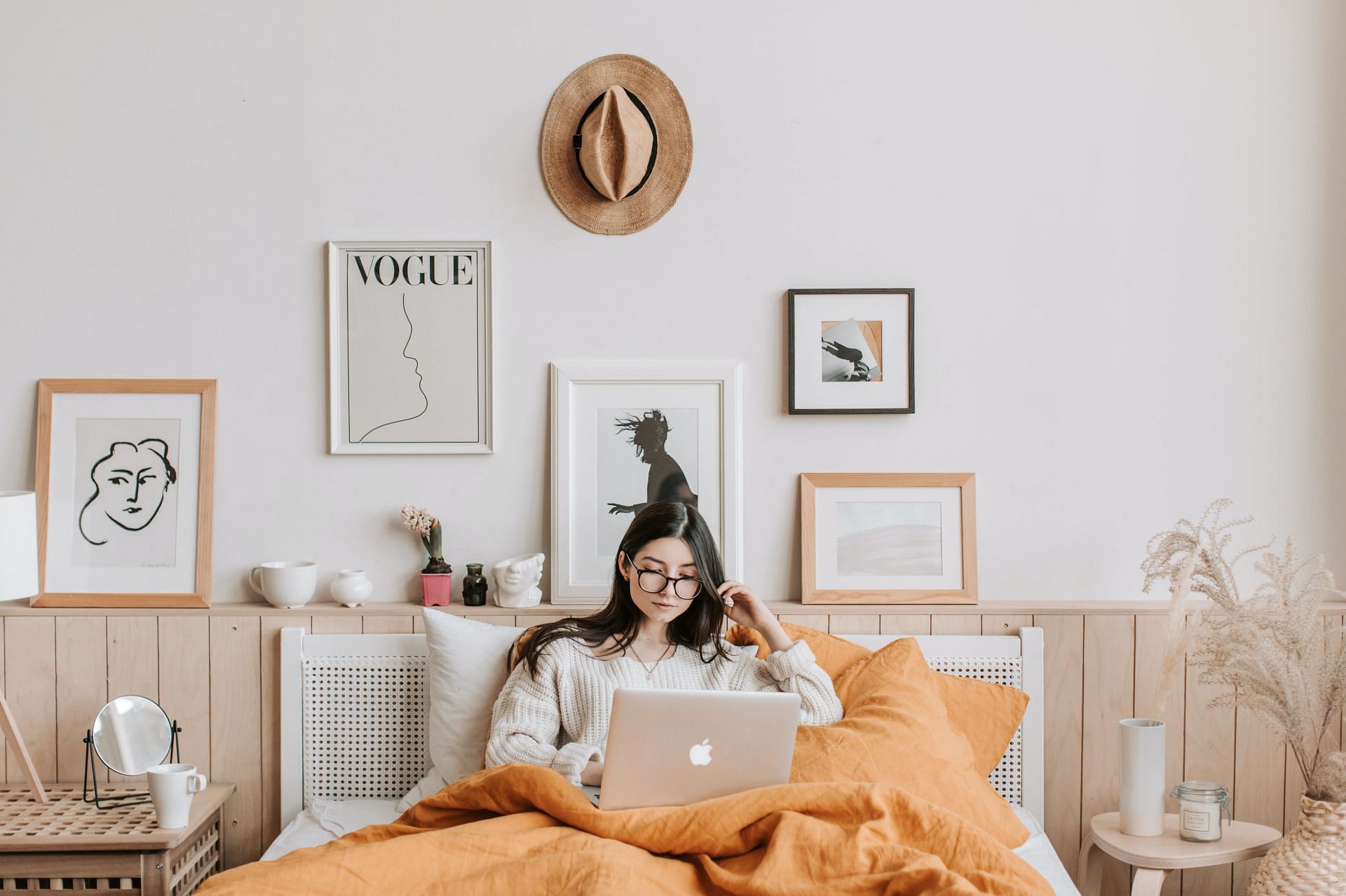 You sleep is also influenced by how you sleep. (Image via Pexels/ Vlada Karpovich)